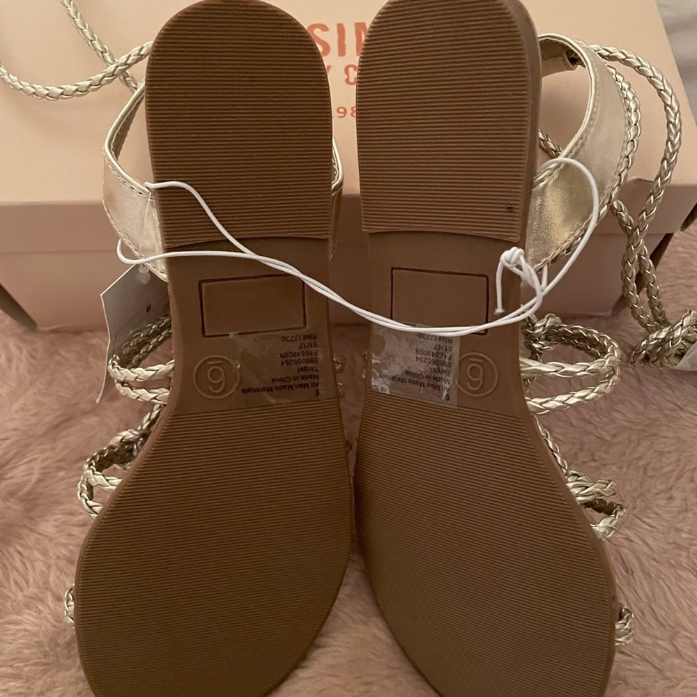 MOSSIMO Keenan gold strappy gladiator sandal - Picture 6 of 6